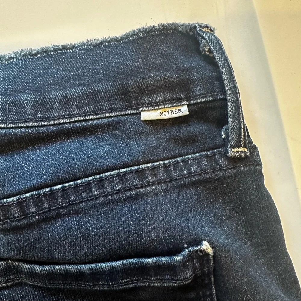 MOTHER Double Fray Charmer Crop Jeans Size 25. - Picture 2 of 13